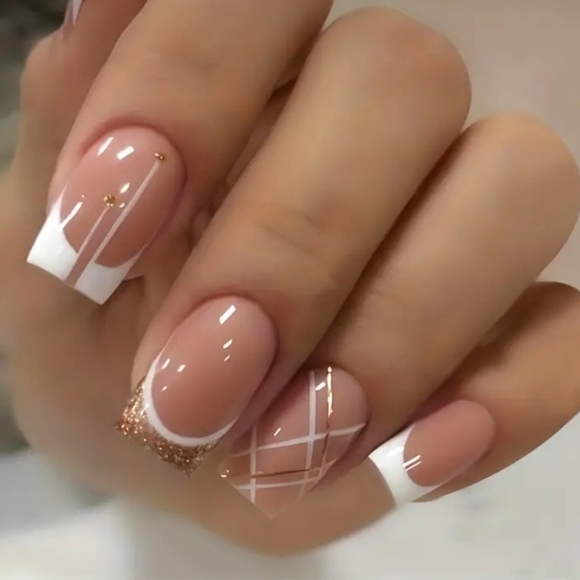 24 Pieces Fake Press On Nails - Picture 8 of 8